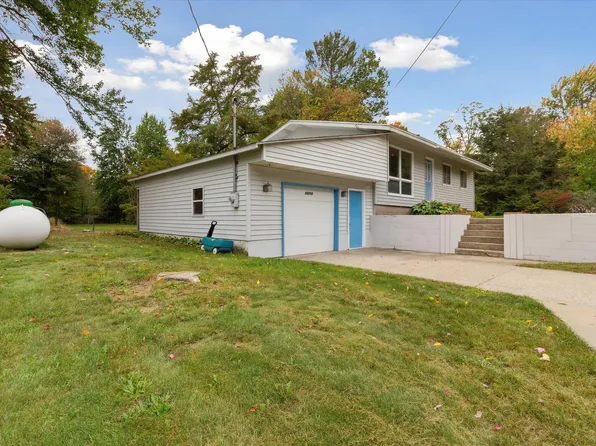 16104 Lincoln St, Grand Haven, MI 49417