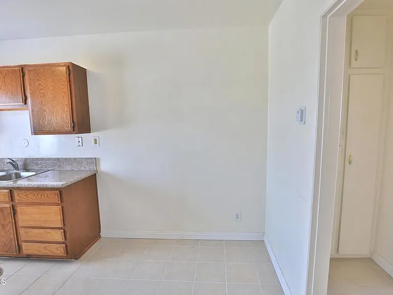 124 S Olive Ave #B — Photo 6