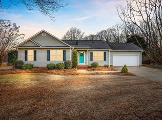 617 Brushwood Rd, Woodruff, SC 29388