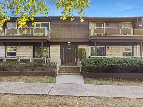 7 Church Ln APT C