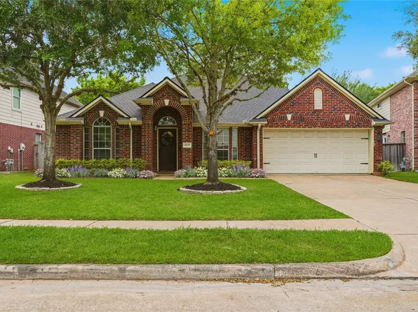 8027 Spring Bluebonnet Dr, Sugar Land, TX 77479