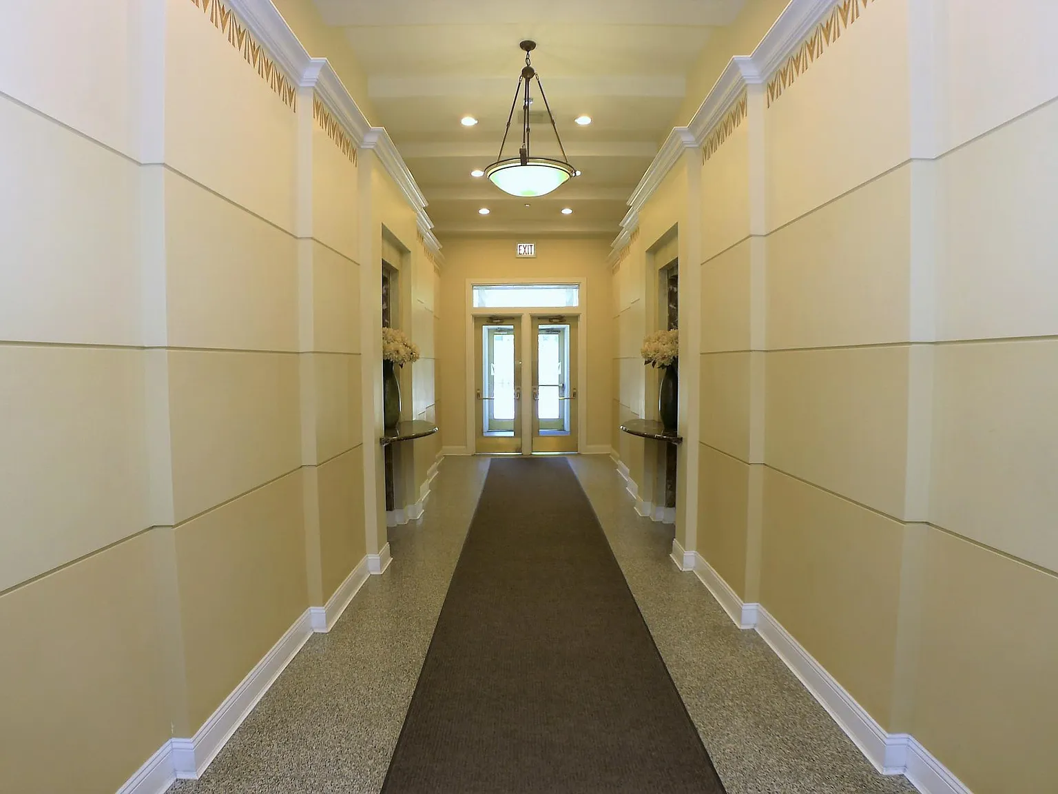 2 bed, 970 sqft, $3,000 — Photo 3