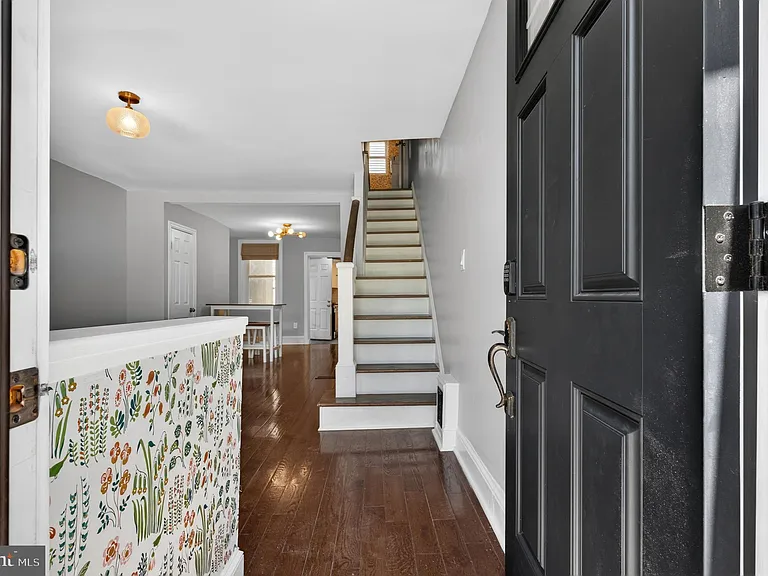 1705 Montrose St — Photo 6