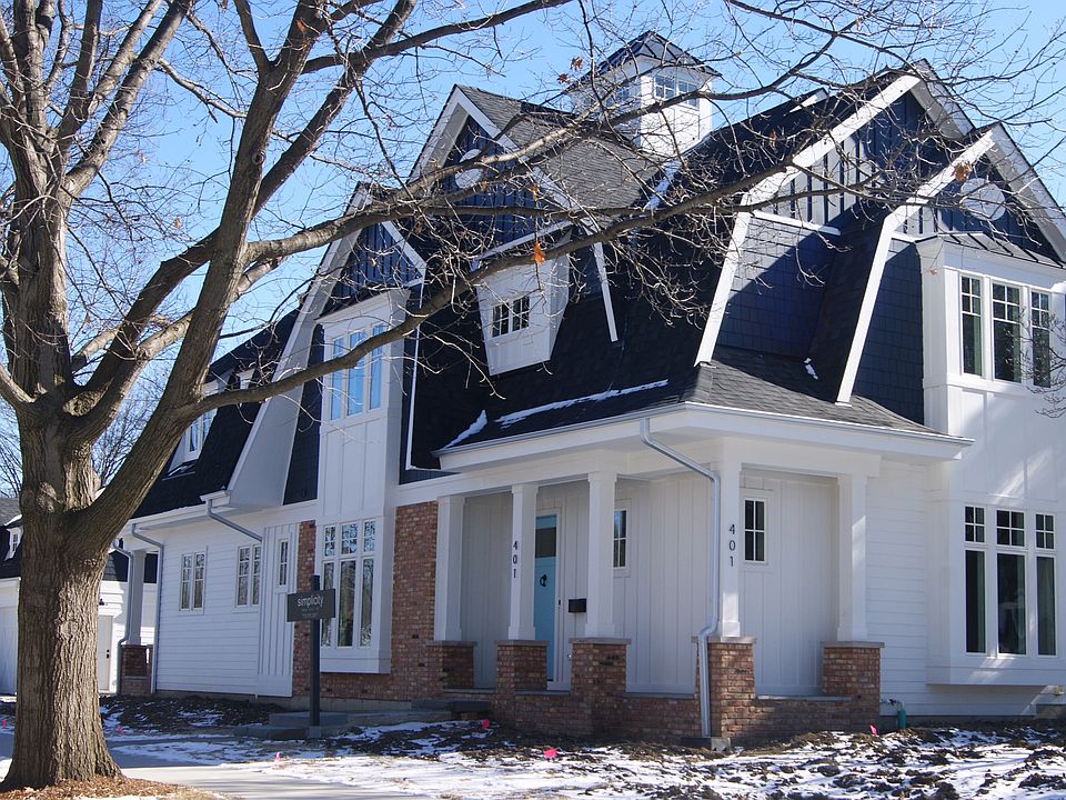 Custom design; Corner lot