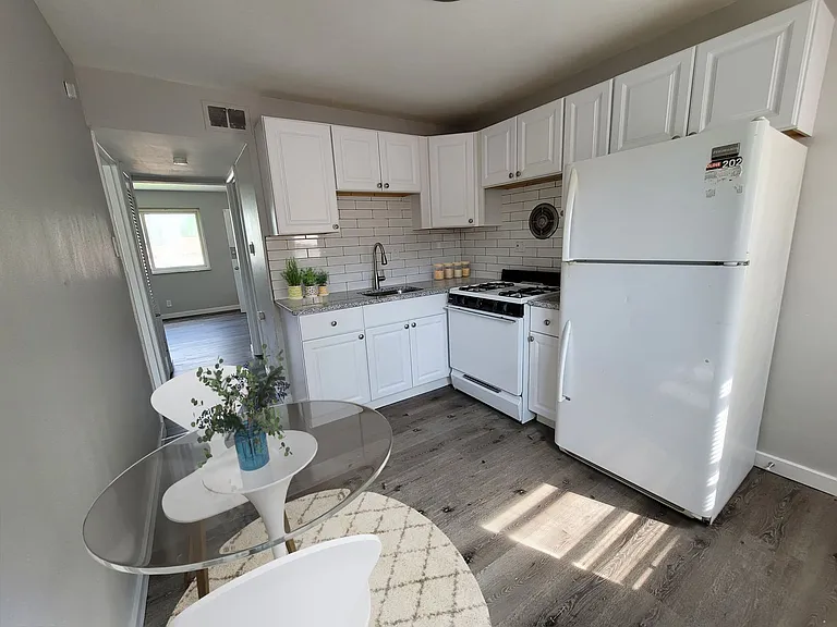 Home Heights Apartments — Photo 26