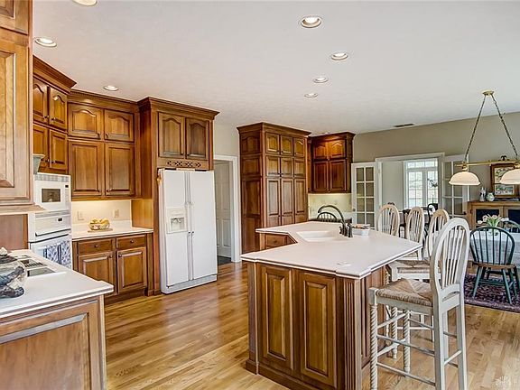 4th image of 1455 Clear Brook Dr