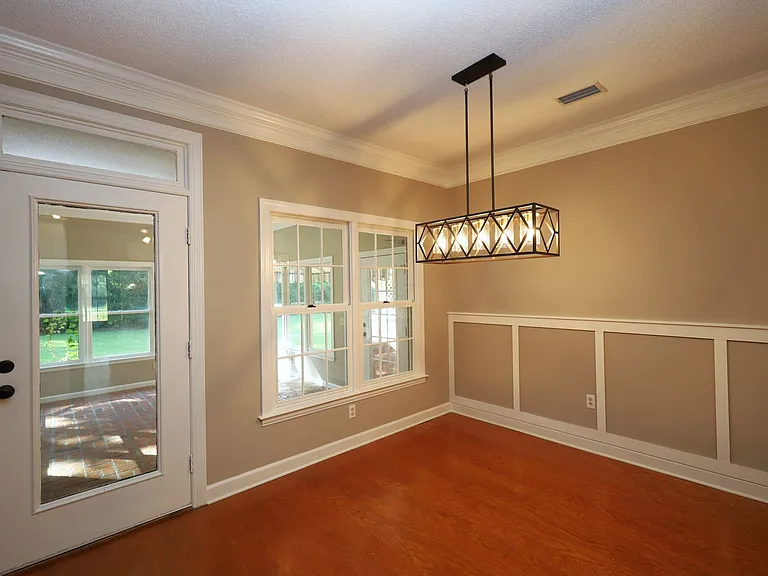 1054 Ridge Rd — Photo 11