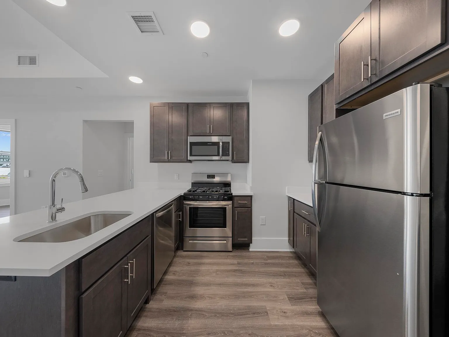 660 Lofts — Photo 2