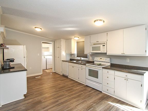4th image of 723 Joseph Antoon Cir