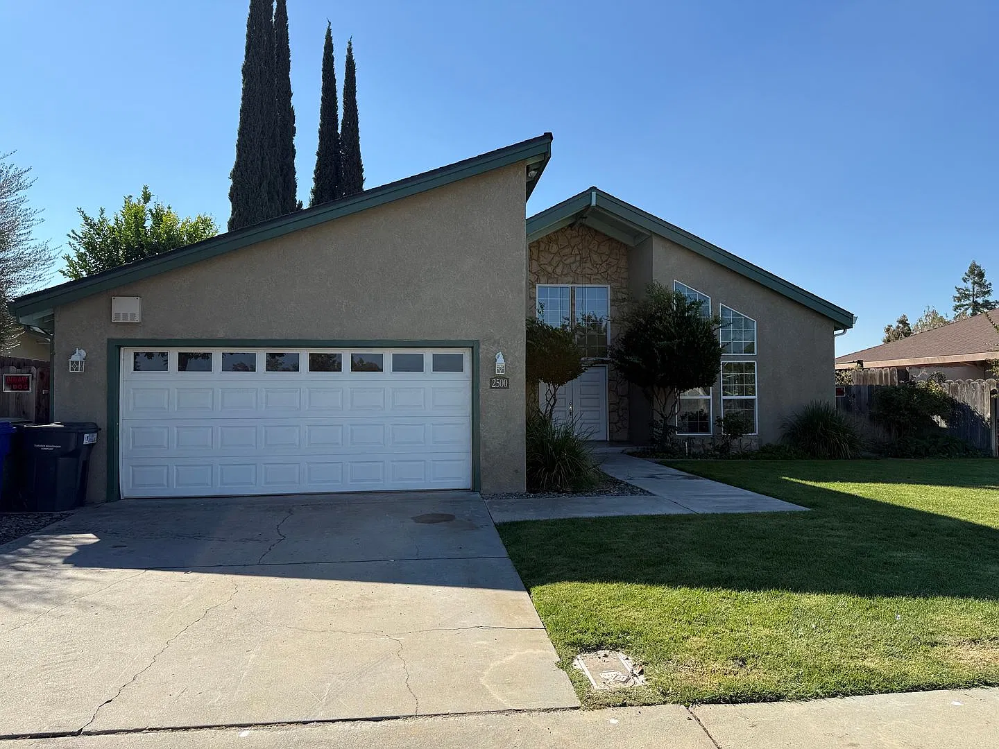 Nicely updated home in established Turlock neighborhood! — Photo 1