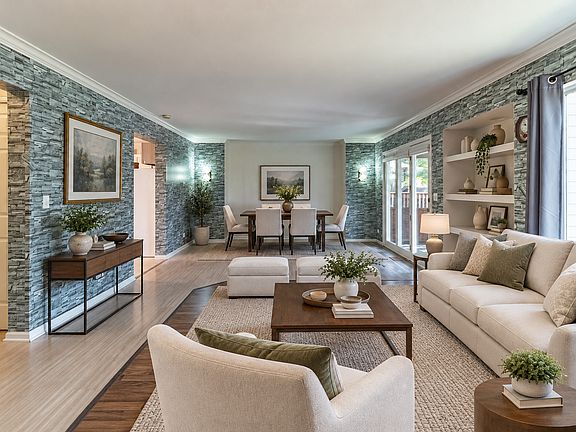 3rd image of 355 Stevens Ct