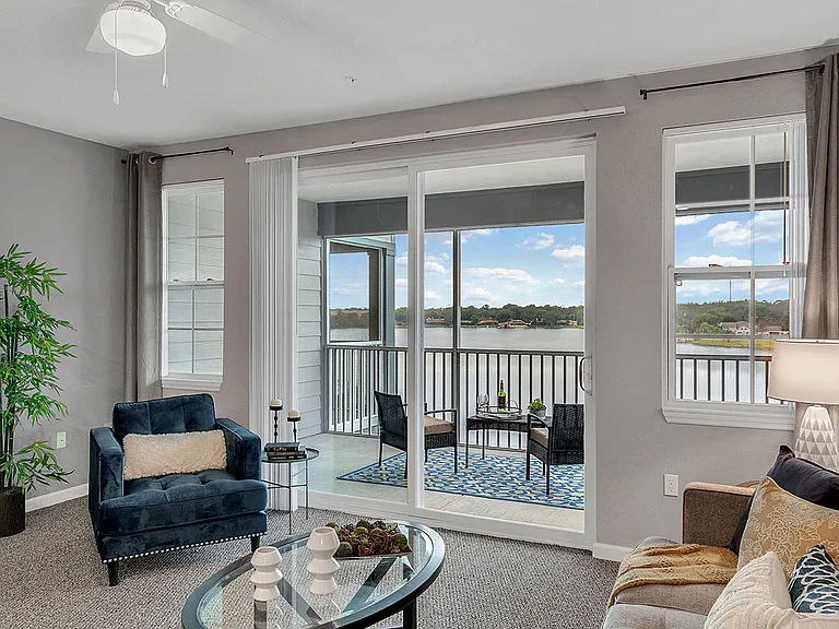 Lake View Single Suite