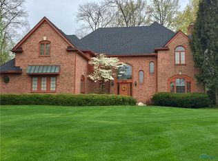 26196 Edinborough Cir, Perrysburg, OH
