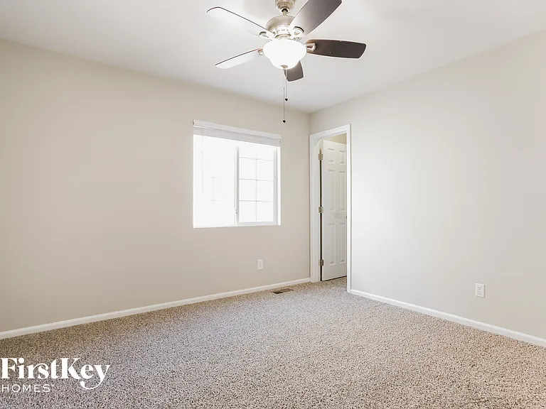5047 Orleans Ct — Photo 13