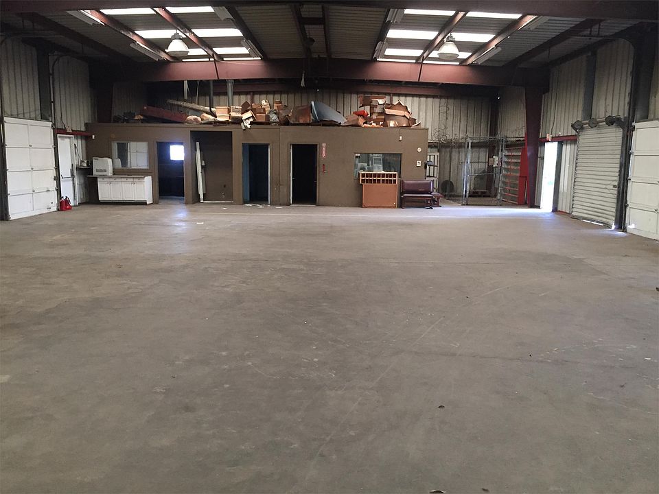 2nd image of 4134 Curtis Ln