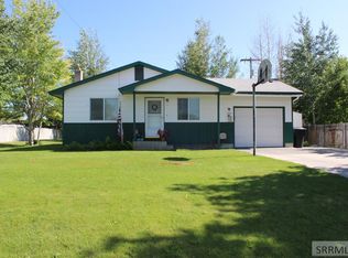 448 W Pine St, Shelley, ID 83274