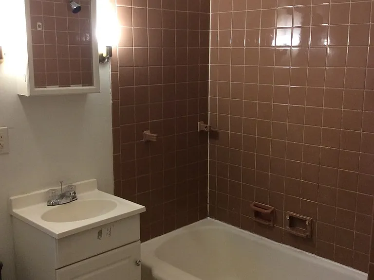 729 W Poplar St #1 — Photo 2