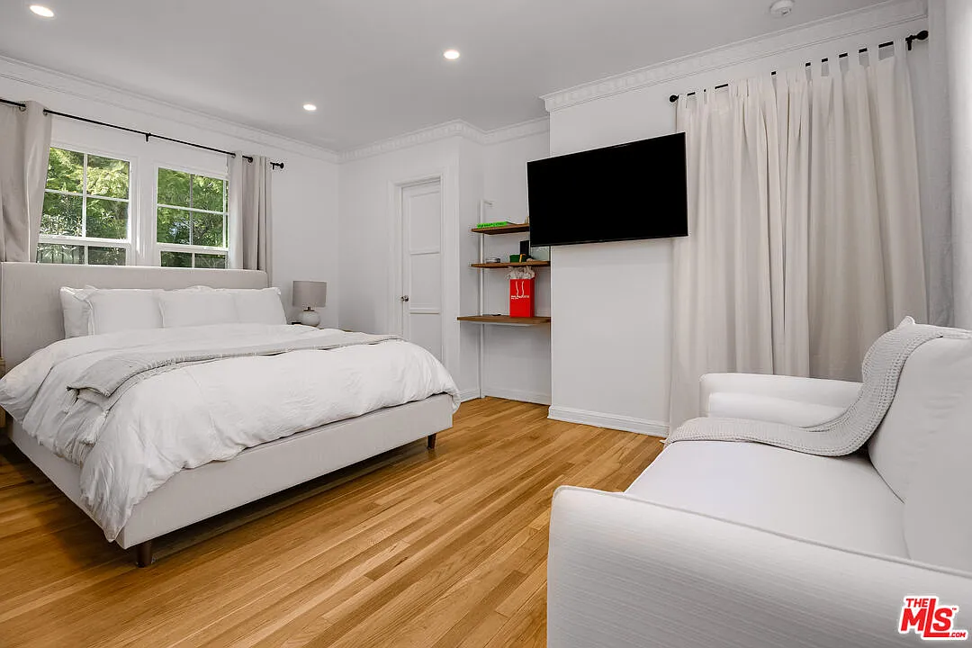 Studio, 1.0 bath, 400 sqft, $3,000 — Photo 1
