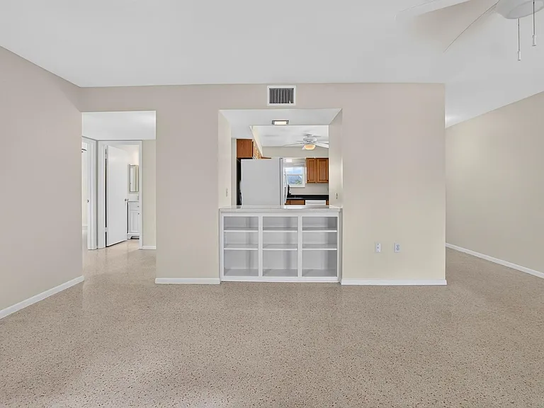 705 Thunderbird Ave — Photo 29