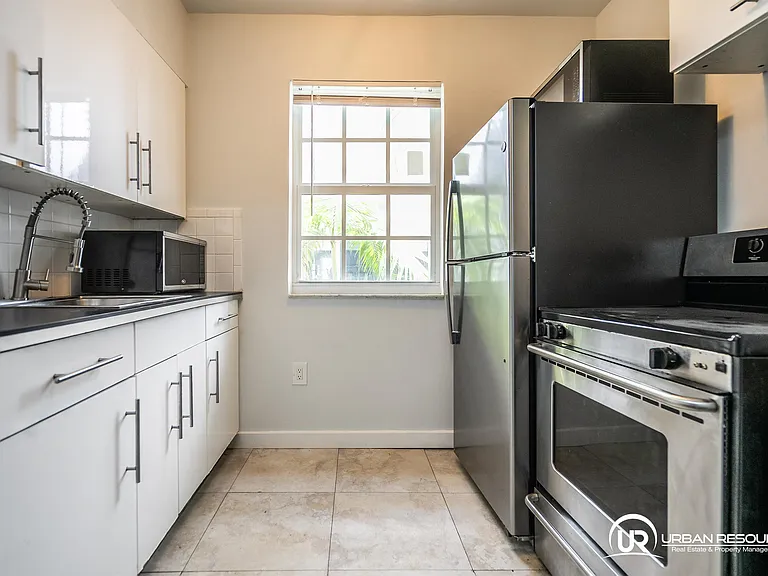922 Pennsylvania Ave #206 — Photo 10