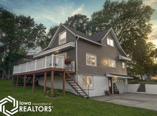 315 11th St SE, Hampton, IA 50441