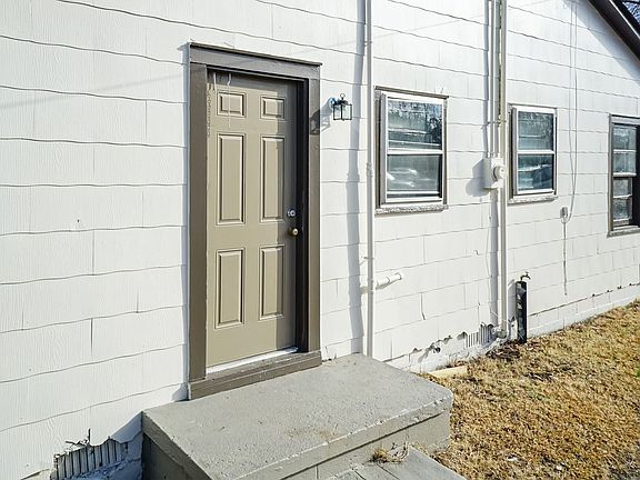 3rd image of 1509 Burton St