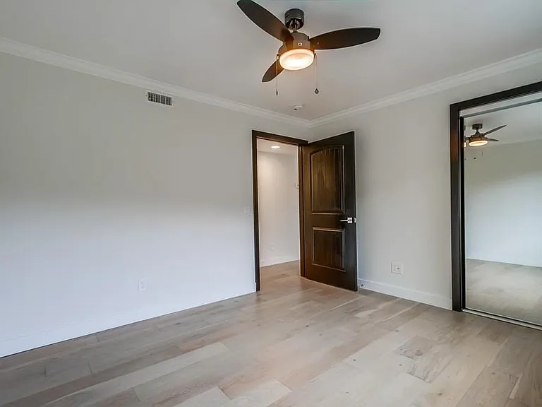 2550 Gregory Dr — Photo 26