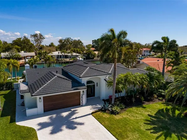 2032 Kansas Ave NE, Saint Petersburg, FL 33703