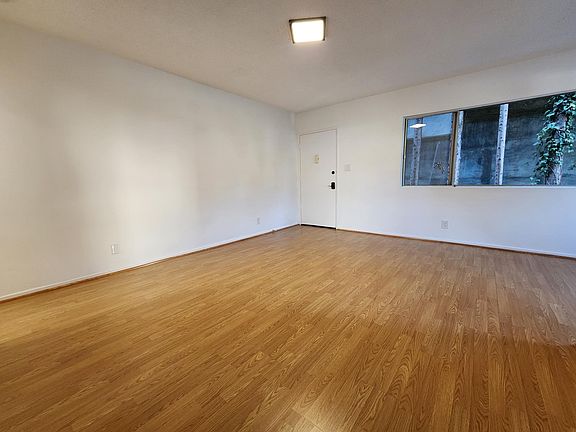 4th image of 1234 Harvard St APT 1