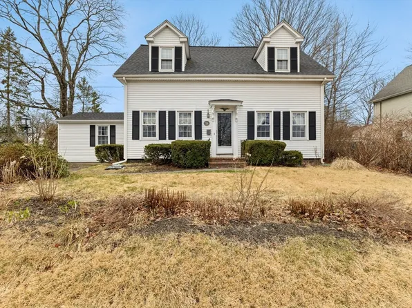 15 Pine St, Medway, MA 02053