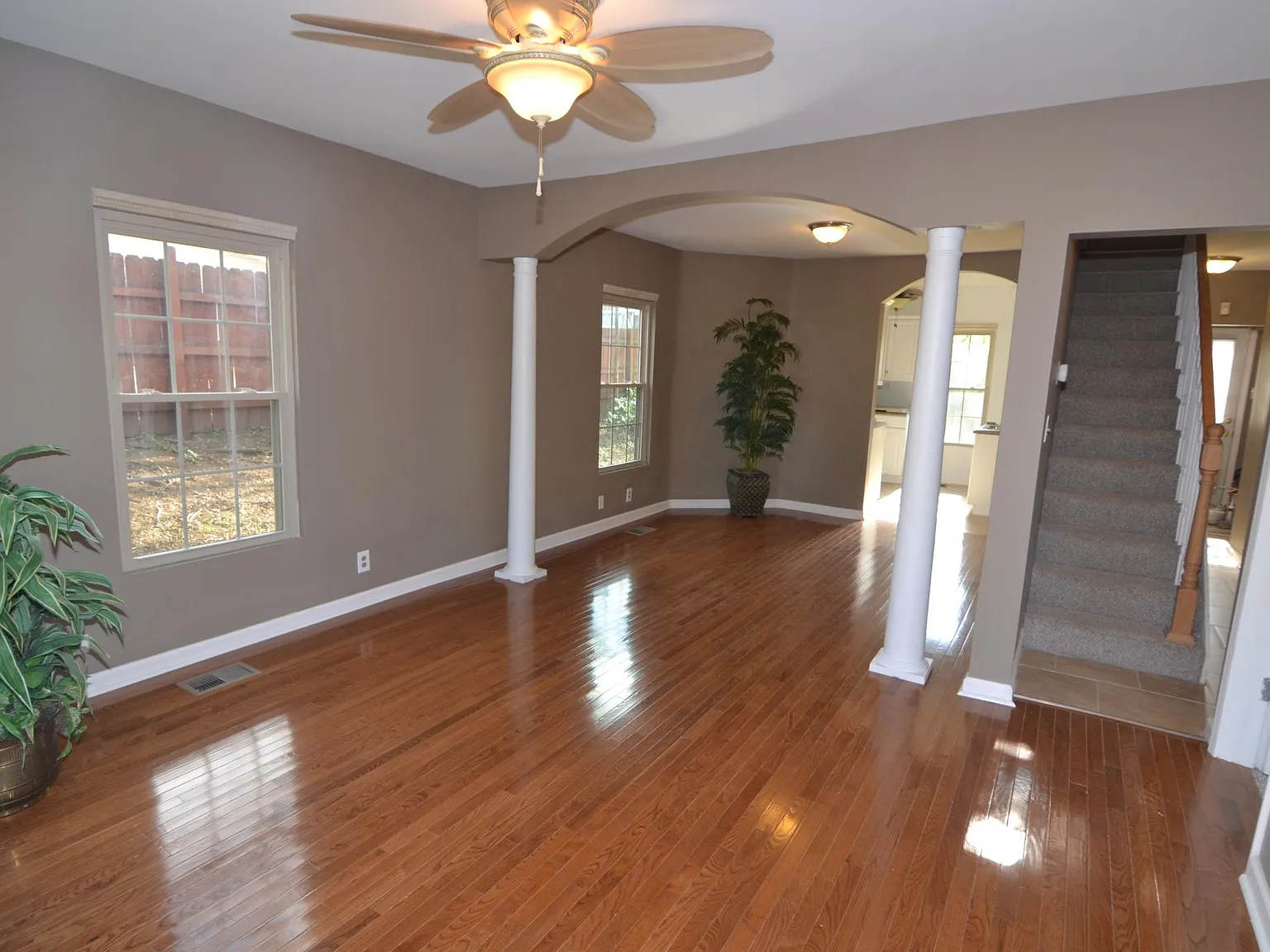 3 bed, 1.5 bath, 1400 sqft, $2,595 — Photo 3