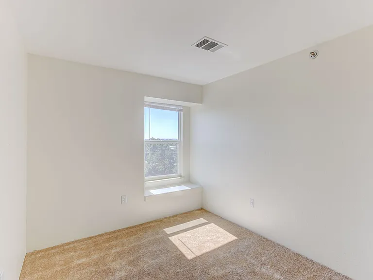 Americana Lakewood Apartments — Photo 81