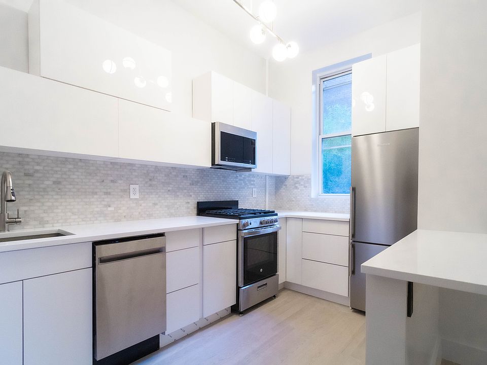 1st image of 122 E 37th St Floor 4