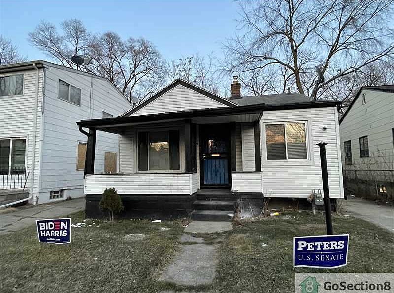 1st image of 19772 Oakfield St