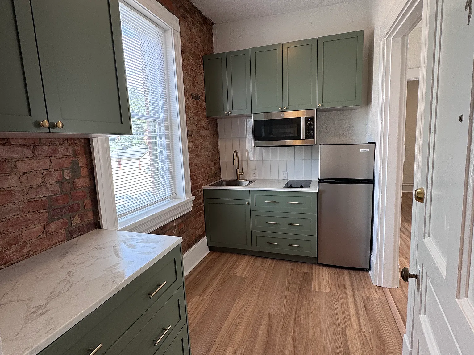 1 bed, 430 sqft, $925 — Photo 2