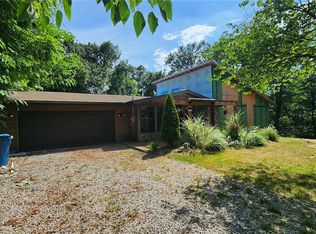 625 W Country Ln, Collinsville, IL 62234