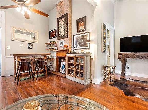 5th image of 1011 Dauphine St #B