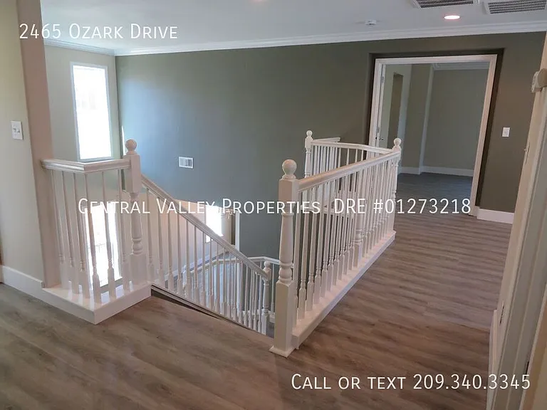 2465 Ozark Dr — Photo 30