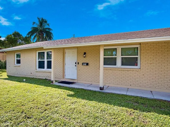 601 W Jasmine Drive, Lake Park, FL 33403