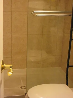 Rented by Zikos Realty Services | media 30