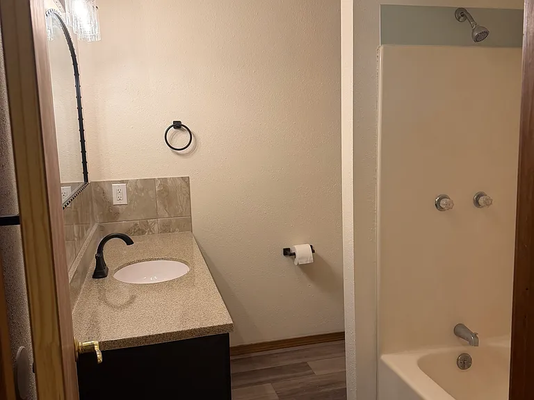 1315 Rockhill Cir — Photo 11