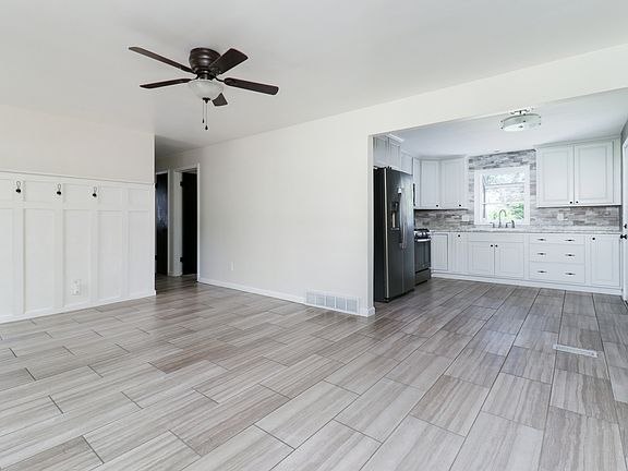 3rd image of 1112 Beechwood Ave