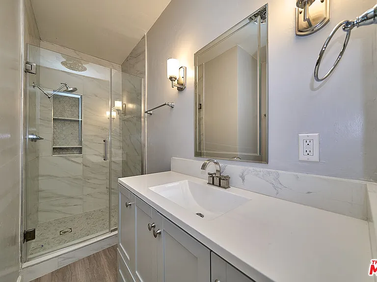835 S Norton Ave #15 — Photo 5
