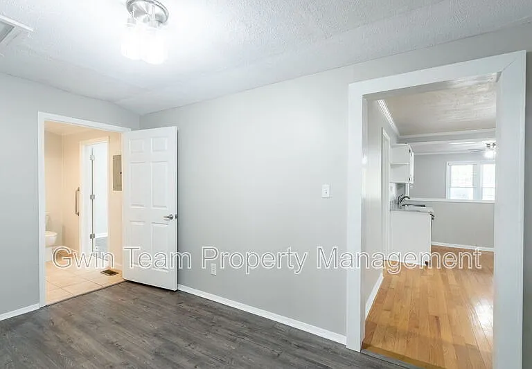 4715 S Lee St — Photo 26