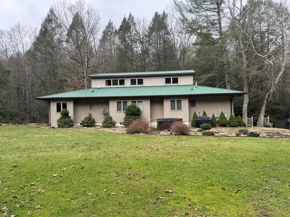 3361 Laurel Creek Rd, Fayetteville, WV 25840