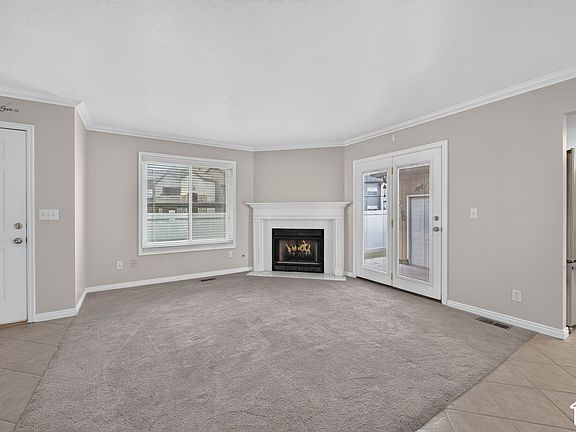 5th image of 809 E Golden Field Way