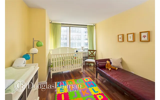 Sold by Douglas Elliman | media 24