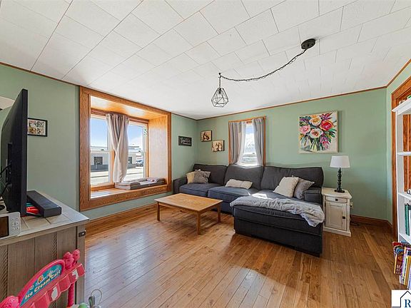 3rd image of 204 Central Ave N