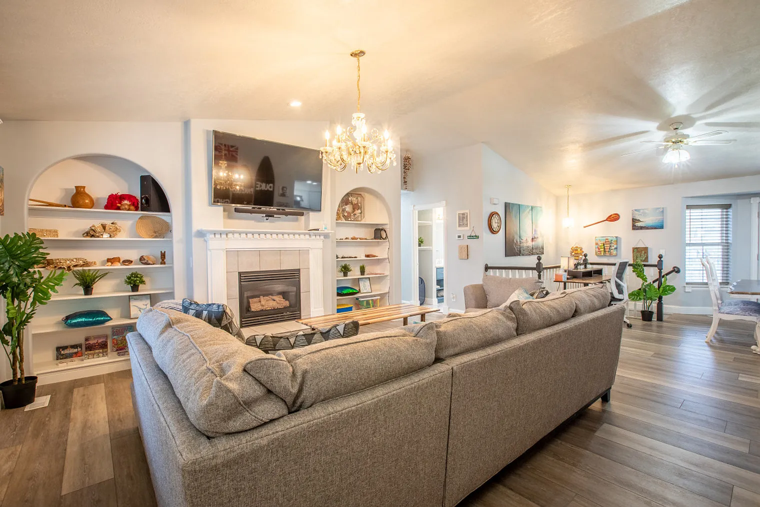4 bed, 3.0 bath, 1991 sqft, $3,572 — Photo 4