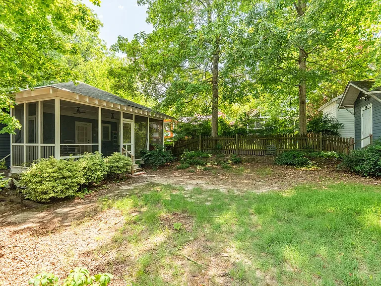613 Elm St — Photo 24